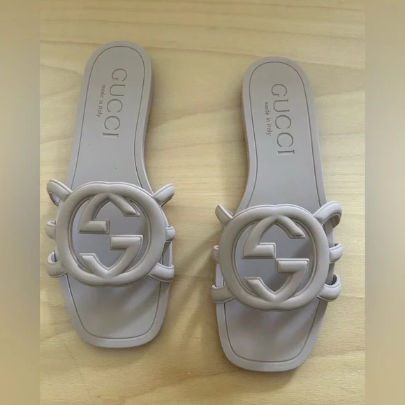 Super cute Tan Summer Slide Sandals - Picture 5 of 6